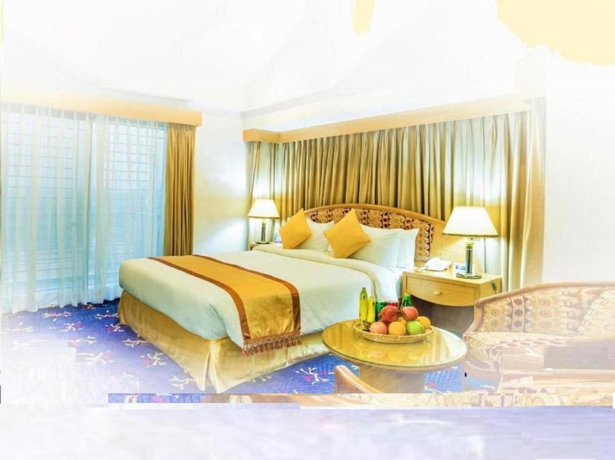 Hotel Lake Castle - Parkview Dhaka Buitenkant foto