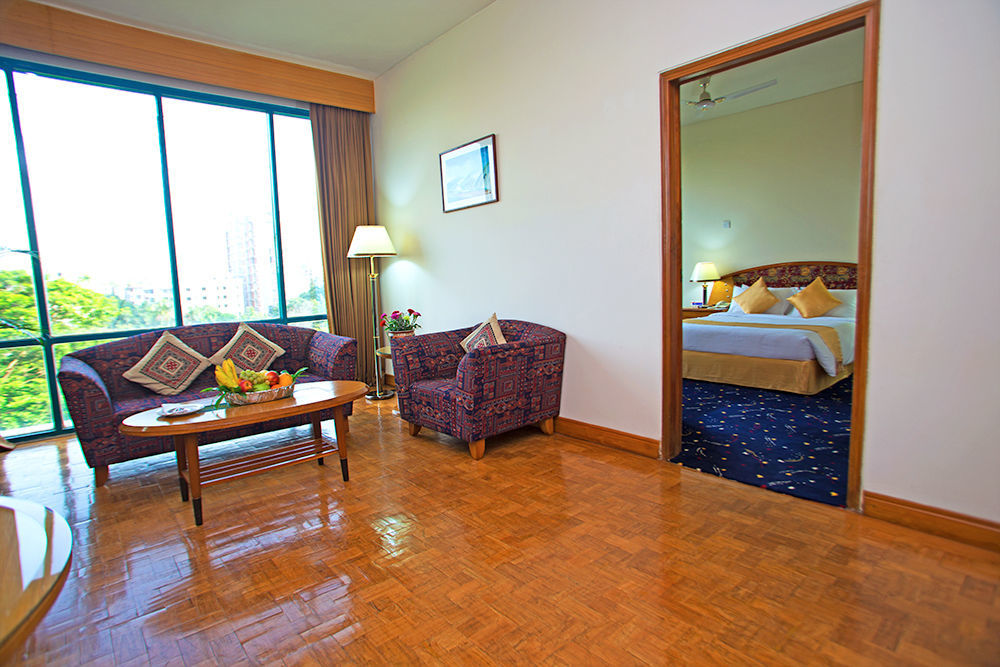 Hotel Lake Castle - Parkview Dhaka Buitenkant foto